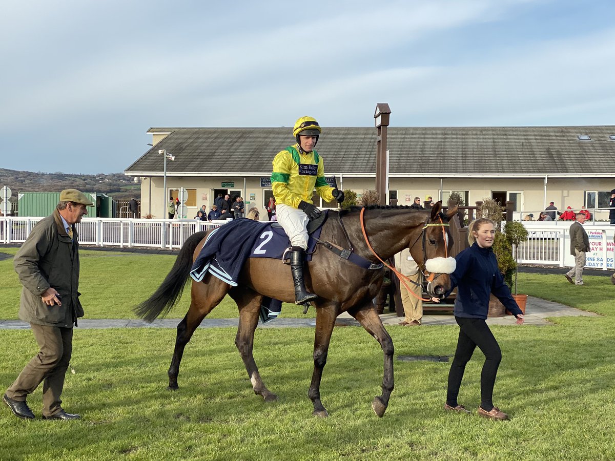 Connochie7's tweet photo. NEWTIDE a Grade 2 winner for the NH Horses To Follow with victory at Wetherby.

Quite a fortunate winner with Boldmere taking a final fence fall when in command. https://t.co/DKunlvDovv