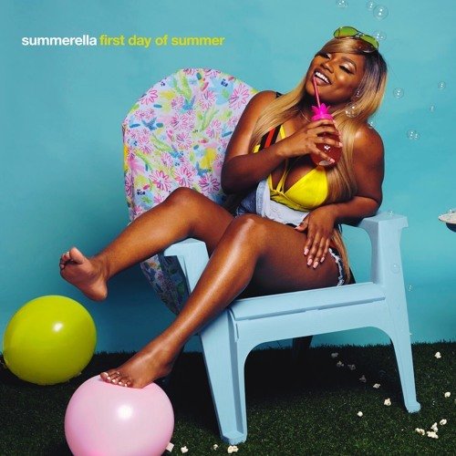 Ce_and_Ba's tweet photo. The American singer Summerella⛱️🎈#summerella #firstdayofsummer #americangirl #blackgirl #feetlovers #ebonytoes #balloons https://t.co/XN2llTRKyF