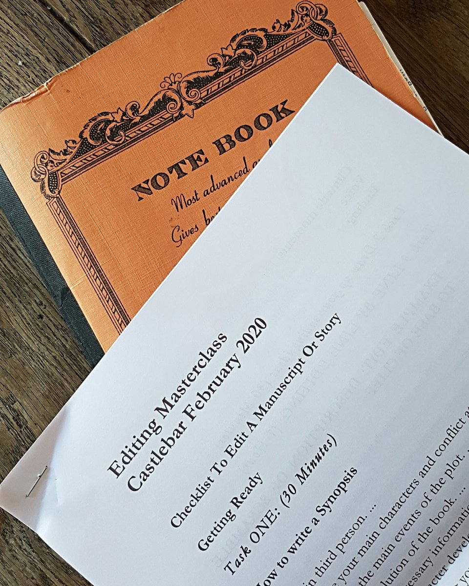 divineordinary's tweet image. Brilliant workshop with Elaine Feeney today at the @Linenhall - So informative &amp;amp; encouraging. A great start to #Spring. (I better get started!) #Newyear #newwriting #LáBríde #Castlebar