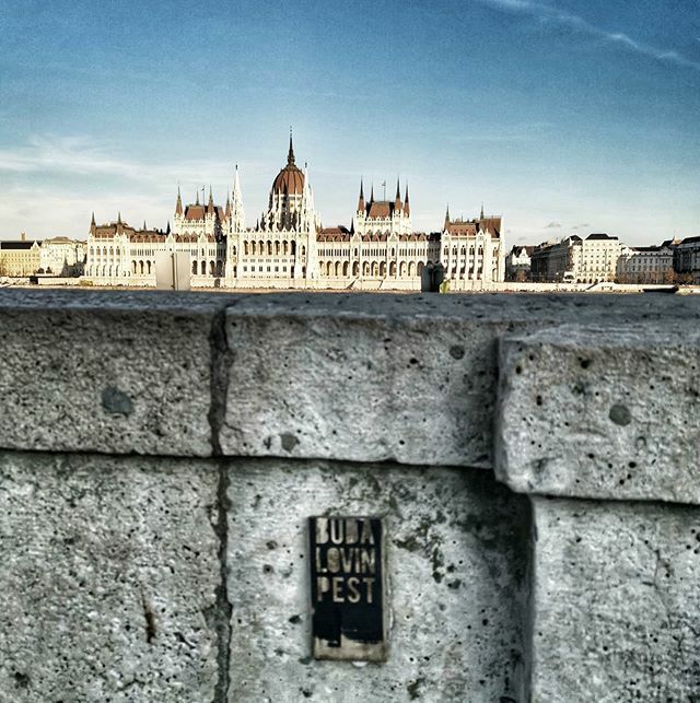 jarokelohu's tweet photo. Buda ❤️ Pest
.
.
.
.
@rapa73official #Budapest #instabp #streetart #streetartbudapest #tileart #skyporn #jarokelo https://t.co/NqbfFxZRPU