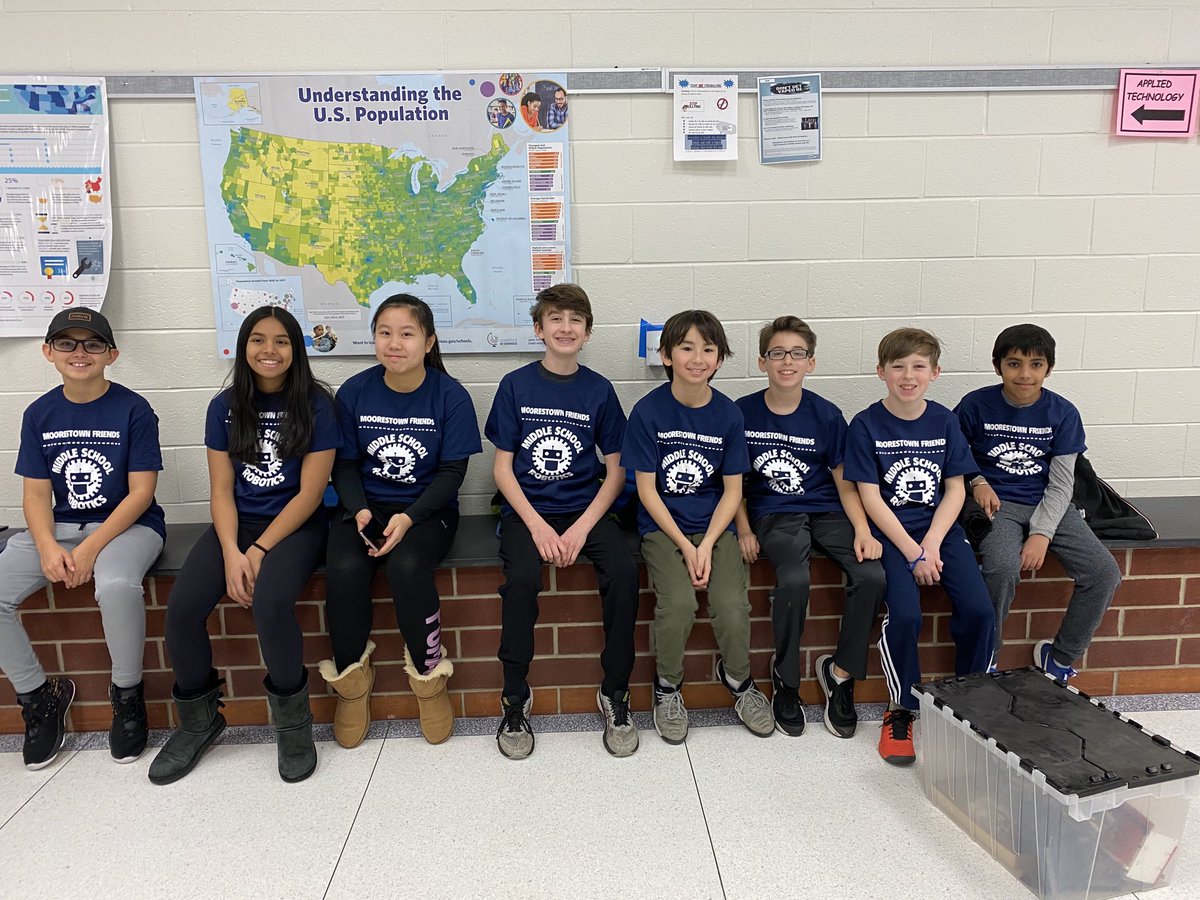 bsmithMFS's tweet image. MFS MS robotics team Foxes ready to present! #FLL ⁦@mfsfox⁩