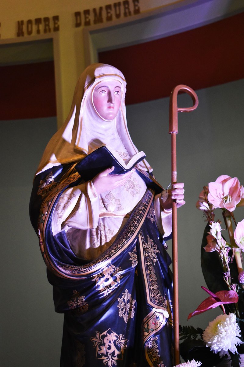 ChapelleSainte's tweet photo. #messe #messe solennelle pour l’anniversaire de la mort de #saintealdegonde #maubeuge #relique #cameline https://t.co/Yxdf3JeQga