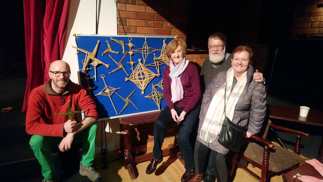 CllrEoinOBroin's tweet image. Great fun at #StBrigidsDay - Lá Fhéile Bríde - #Imbolc festivities in #Clondalkin today. Lucky to have Dublin's best #StBrigidsCross makers, Margaret &amp;amp; Mervyn Ennis and Gay Allen with us ➕ ☀

#stbrigidswell #StBrigid #southdublincountycouncil

fb.me/clondalkinimbo…