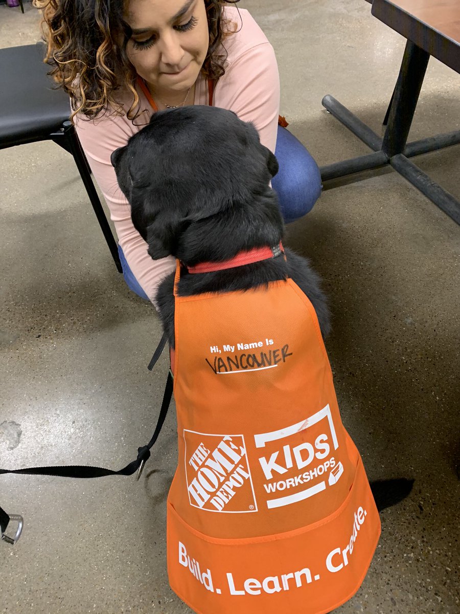VANCOUVER IS DEFINITELY “ORANGE BLOODED” AND THE “LITTLES” ABSOLUTELY LOVED HIM DURING THE KIDS WORKSHOP 🐕‍🦺