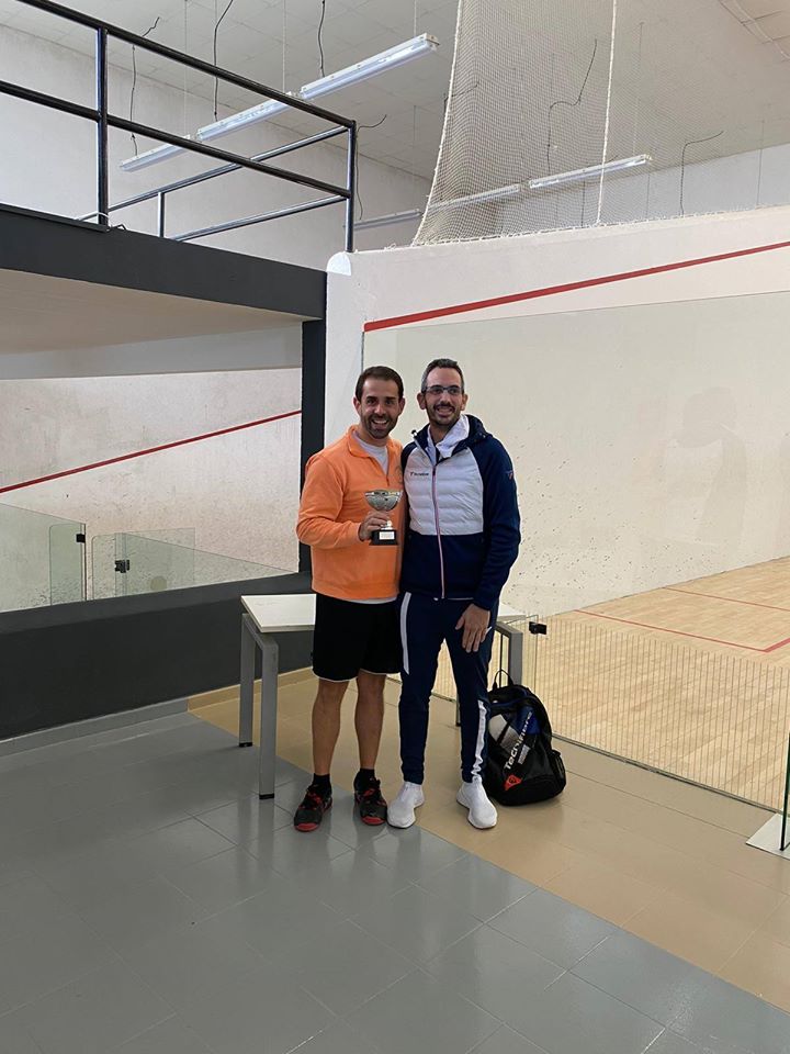 fsquashcv's tweet photo. 🔈 🗞 Mucha igualdad y buenas partidas en el Master Autonómico jugado este fin de semana en 📌Club de Campo K7

🏆 Campeón Esteban Villalva
🥈 Subcampeón Ernesto Revert
🥉 3ª Dani Miralles 

#Master #Squash #ComunitatValenciana
#ClubSquashValencia #clubdecampovalenciak7 https://t.co/0T5El4LmvH