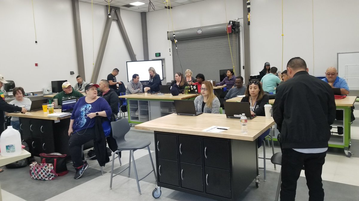 Kaiser High getting down with #MicrosoftTeams on this beautiful Saturday Morning. @FUSD_KaiserHS 
@RigoG365 <a href="/William48228554/">William Sanders</a> <a href="/EdgarM365/">Edgar Manuel Jauregui</a>