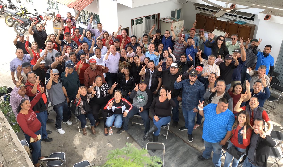 David_Alarid_R's tweet photo. Muchas gracias por su cordial invitación a mis amigos de la Sindicatura Eldorado que tengan un feliz año nuevo 2020, los mejores deseos de su amigo David Alarid #STASACsomosTodos #UnidosSeguiremosAvanzando https://t.co/JLxtkDapQ8