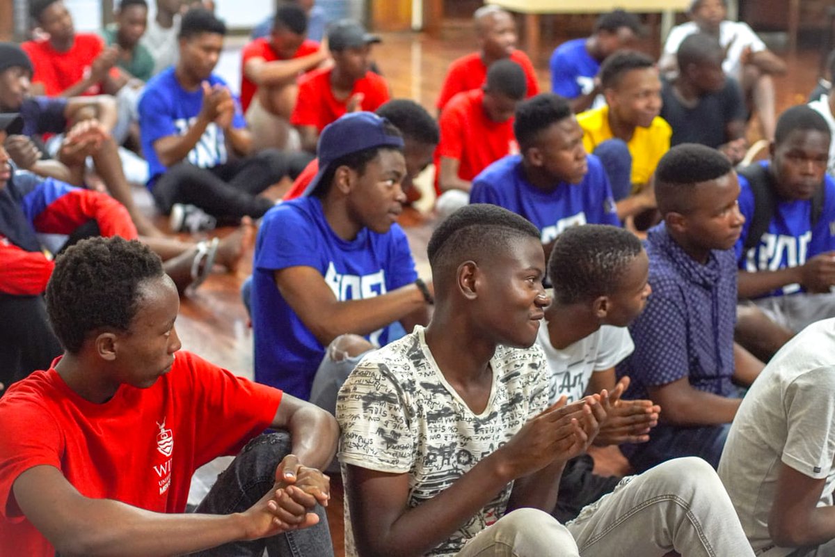 MensResRaider's tweet photo. Tonight our Freshmen were presented the book Before Varsity as a step by step guide to accessing and succeeding in the post schooling opportunities in South African higher education. #OneLearnerOneBook #BeforeVarsity

📷: Humbelani Wisdom Masikhwa https://t.co/ZlbmI4dTri