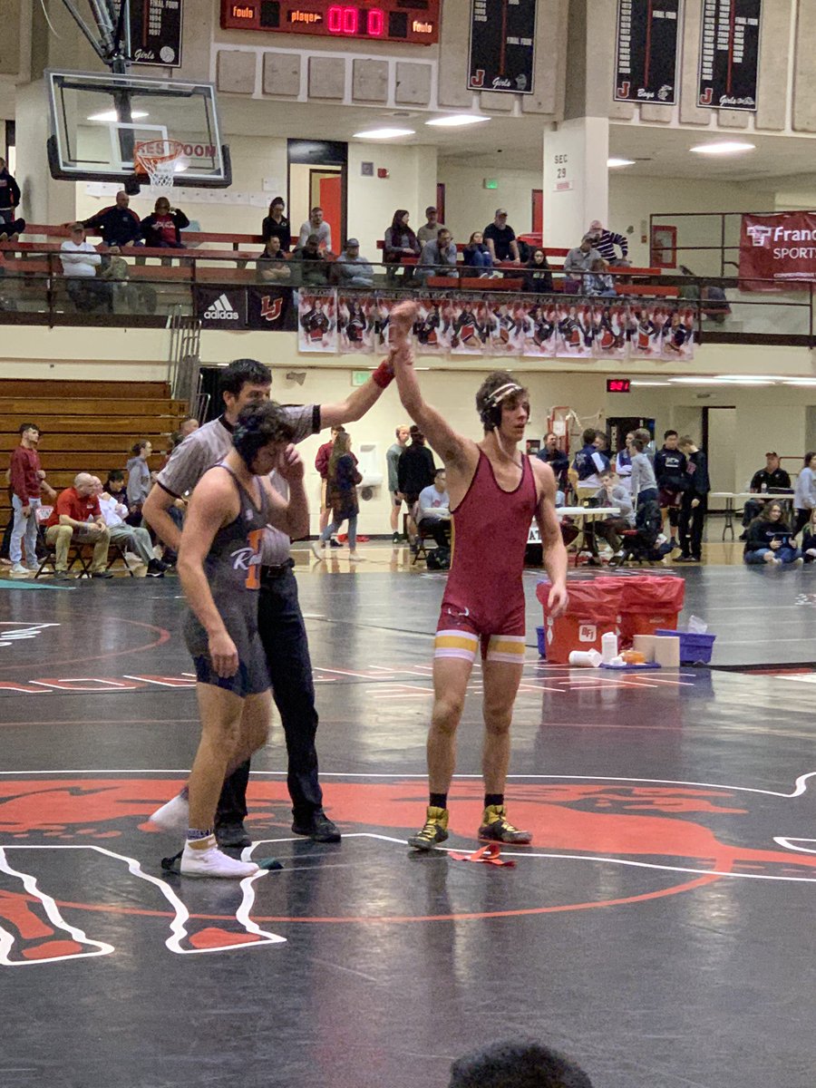 mccutcheonmavs's tweet photo. Sectional Champion Spencer Phillips! https://t.co/TwIt1118jf