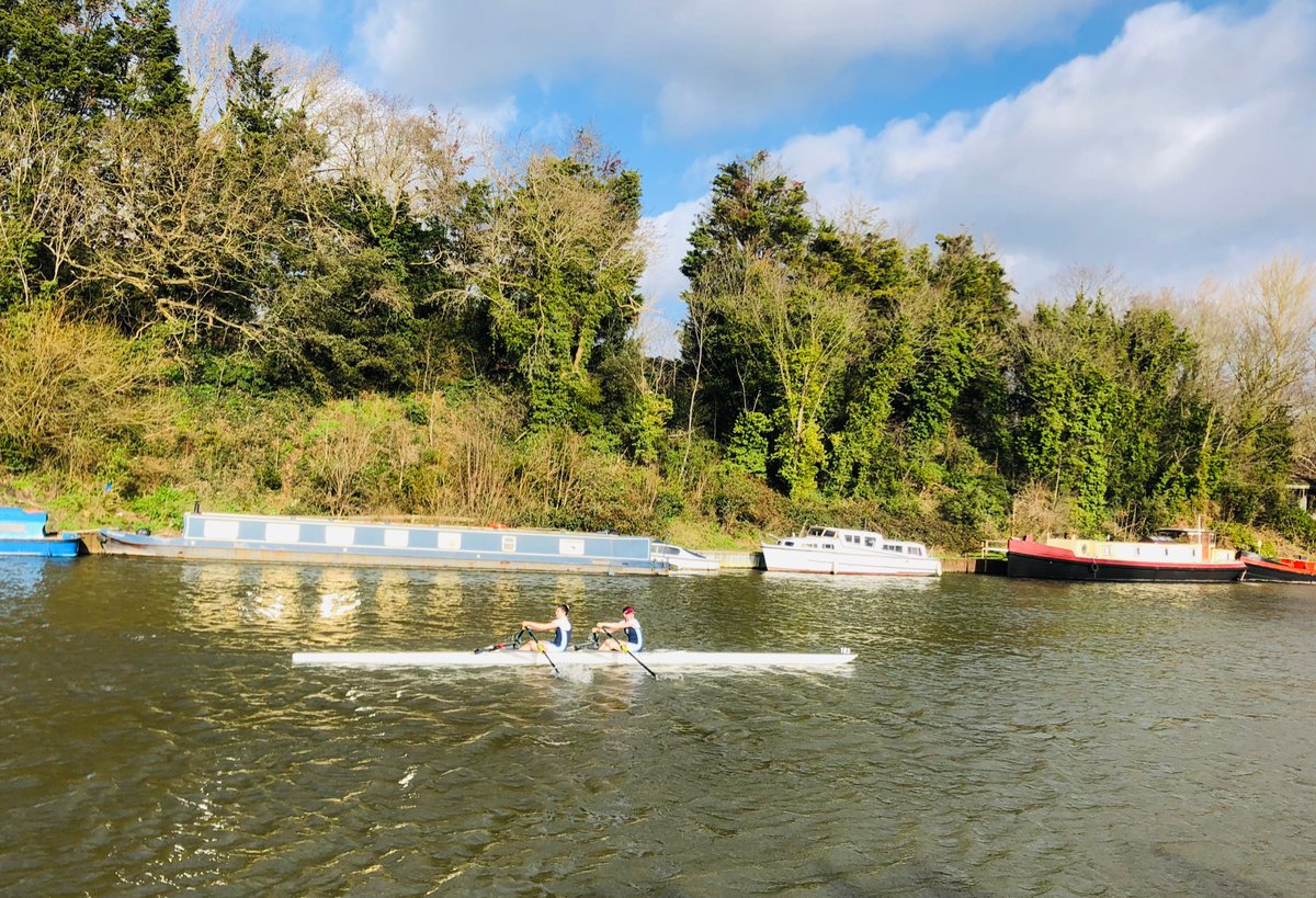 SHHSHammersmith's tweet photo. Well done to our Y12 & 10s competing today @HamptonRowing Head in some strong winds! We are very proud!🙌🚣🏻♀️ #shhsrowing #fulhamreachbc https://t.co/bFx8CnUWnn