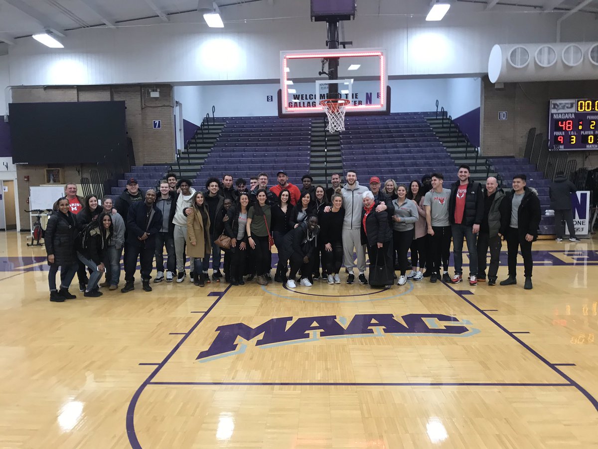 lyndasagl's tweet photo. When basketball is so much more than basketball  @TySags #family ♥️ https://t.co/QCLlBqhxlY