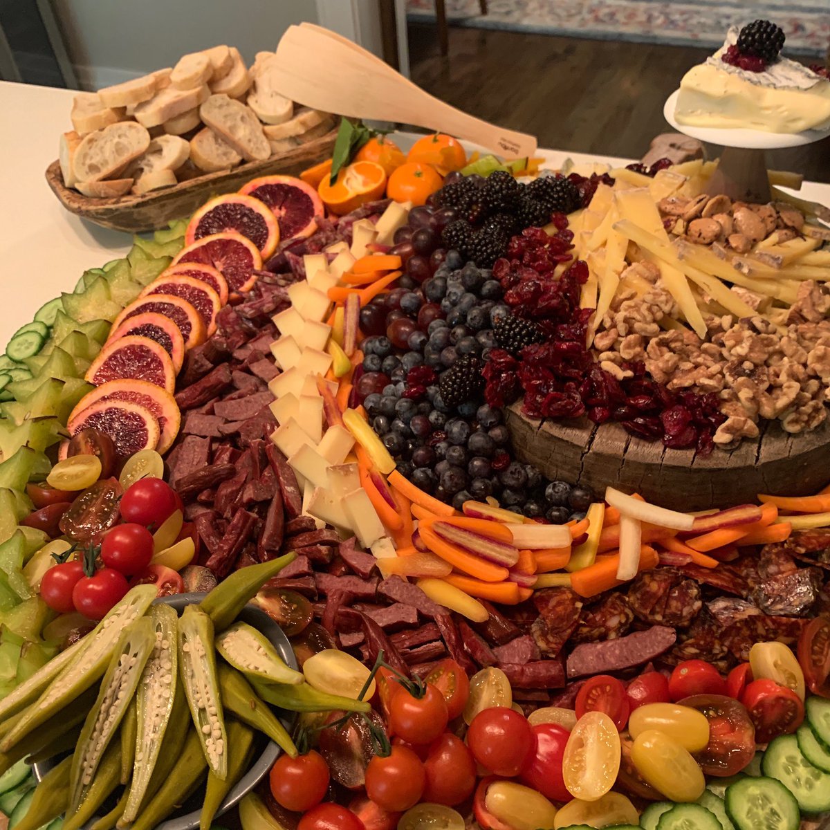 cheesemonsterdc's tweet photo. Hereโs hoping your weekend is looking this delicious ๐คค๐คค๐คค
.
.
.
.
#weekendplans #weekendgoals #cheeseboardgoals #cheese #cheeseboard #grazingtables #washingtondc #cheesemonsterdc #dceats https://t.co/2W5VC8xb0r