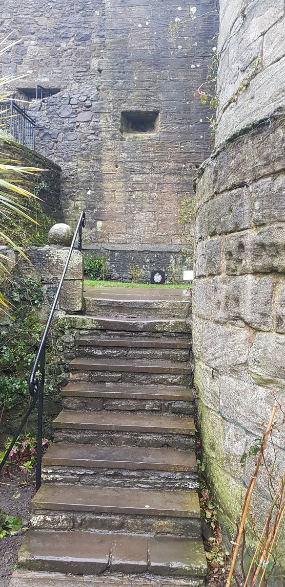 Socks25's tweet photo. Went to see dad at Stirling castle xxx https://t.co/TIydcfY6Hl