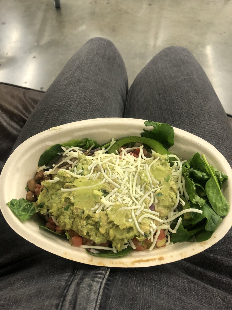 OhMeggie19's tweet photo. @ChipotleTweets another incomplete order! Zero dressing! This is ridiculous. Isn’t it common knowledge that if someone orders a salad dressing should go with it?!?! https://t.co/6bFRVP9yw8