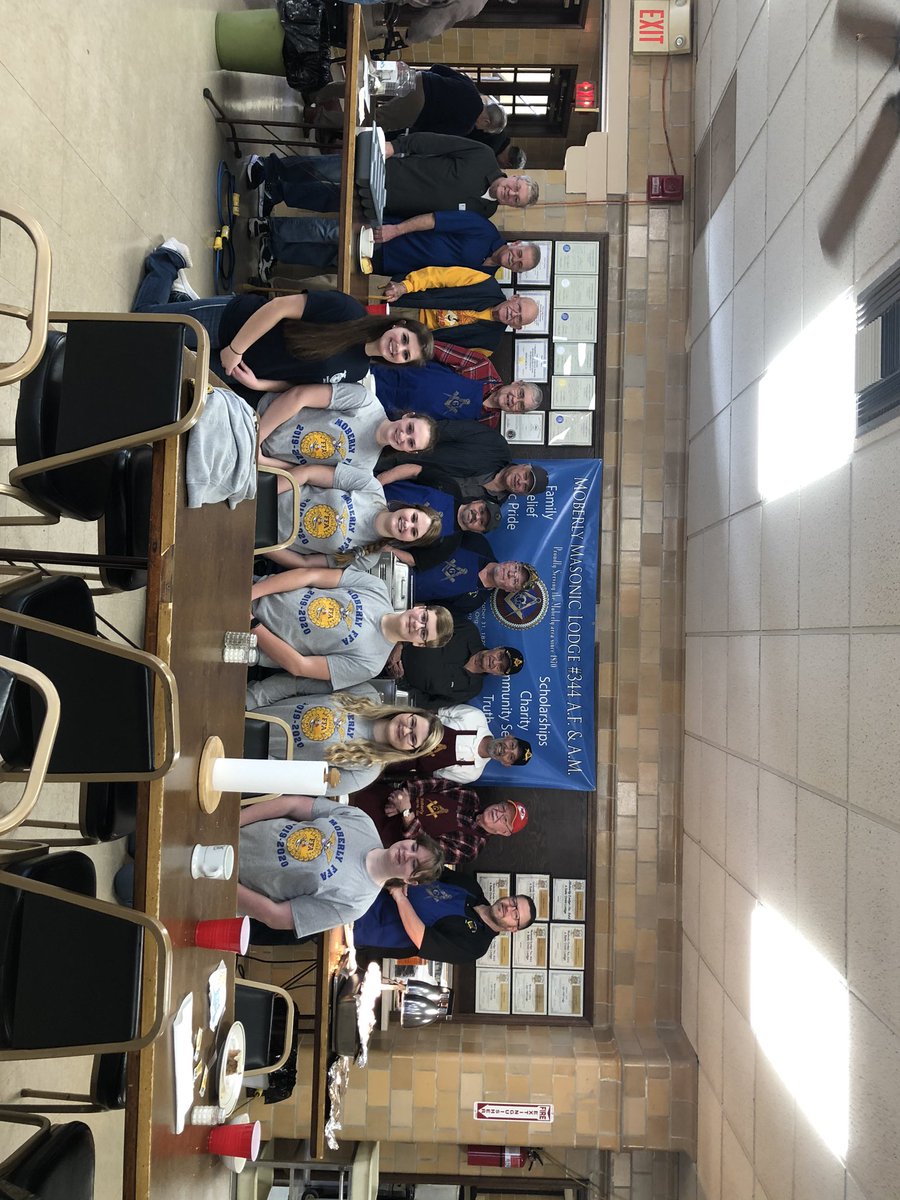 moberlyffa's tweet photo. Moberly FFA helped with the ham and bean soup dinner at the Masonic Lodge. It was a great time and we got to meet a lot of new faces in the community!                   -Seton Miller, Reporter https://t.co/hI8FwX2Rol