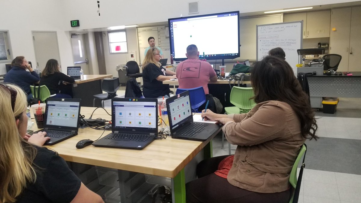 Going Hard in the paint w/ #MicrosoftTeams @FUSD_KaiserHS <a href="/William48228554/">William Sanders</a> <a href="/EdgarM365/">Edgar Manuel Jauregui</a>