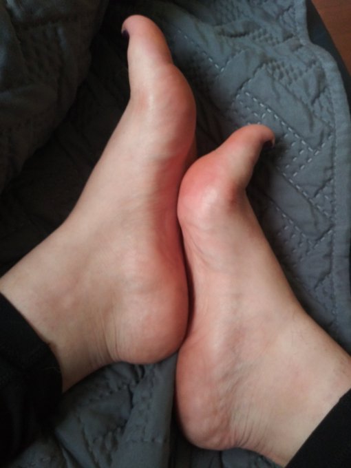 Purple is my favorite color! 💜  Everyone guessed pink! Lol #Footfetish #Prettytoes https://t.co/RA7r<a href="/tag/footfetish"class="tags"><span>#footfetish</span></a><a href="/tag/prettytoes"class="tags"><span>#prettytoes</span></a>