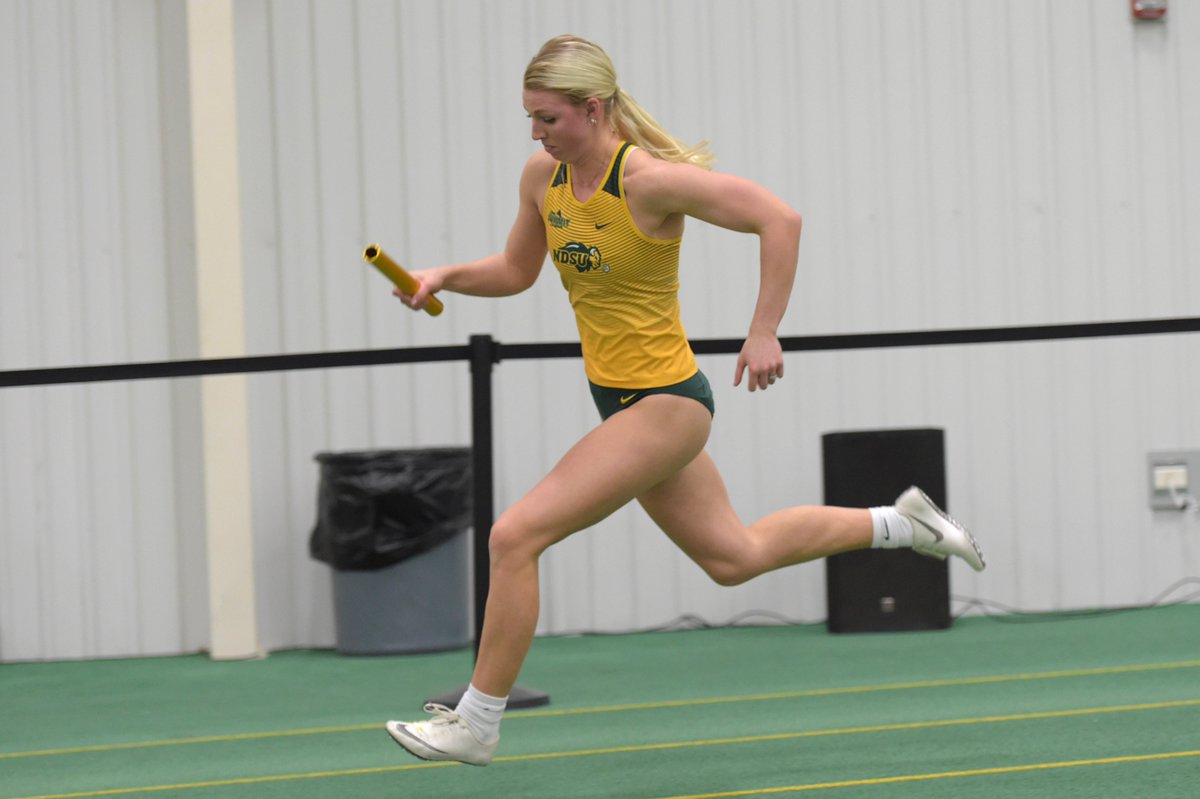 Junior Alyssa Lind (57.67) and sophomore Grace Zimmerman (58.19) finished 2nd and 3rd in the 400m dash.