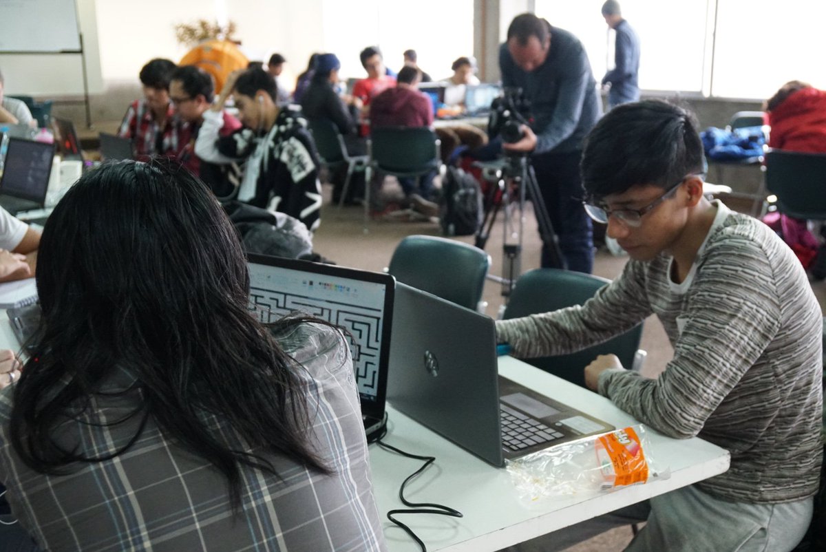 ciespal's tweet photo. Casa llena este sábado, trabajamos: 

✅Hackatón #globalgamejam2020 (48 horas consecutivas de programación)

✅#MediaTraining para @FuerzaAereaEc (taller de entrenamiento para voceros) 

✅#BootcampAI (presentación de proyectos de #InteligenciaArtificial)

#CIESPAL60años https://t.co/OPPSkH3Tpp