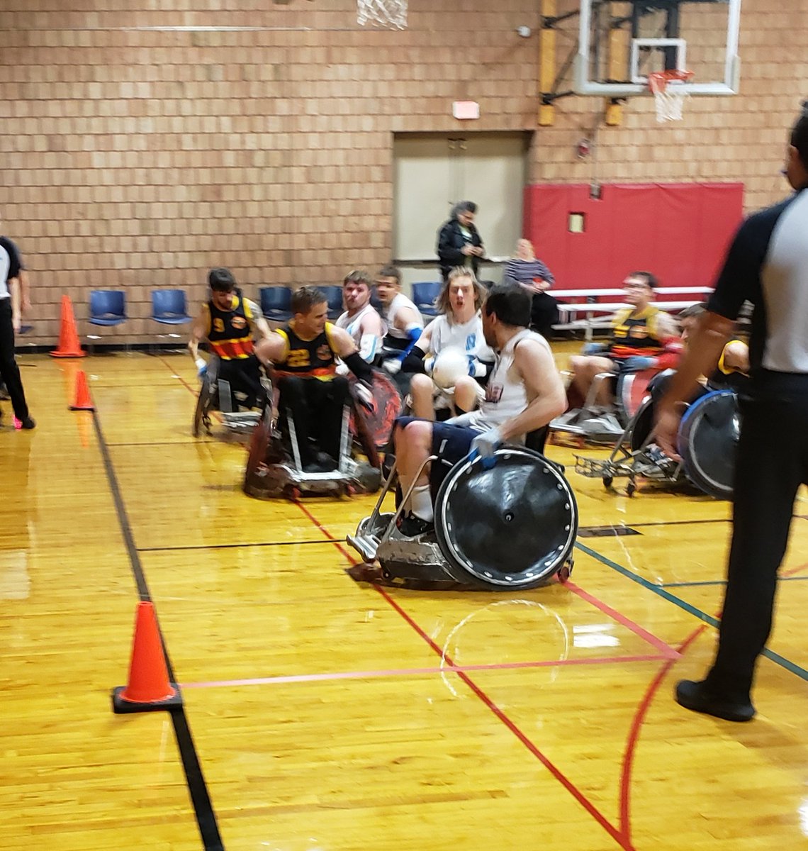 Looking for that pass &amp; score! Tough loss for the Bears against host team Detroit this morning. We face Grand Rapids at noon EST in this weekend's round robin play.  #wheelchairrugby #quadrugby @USQRA