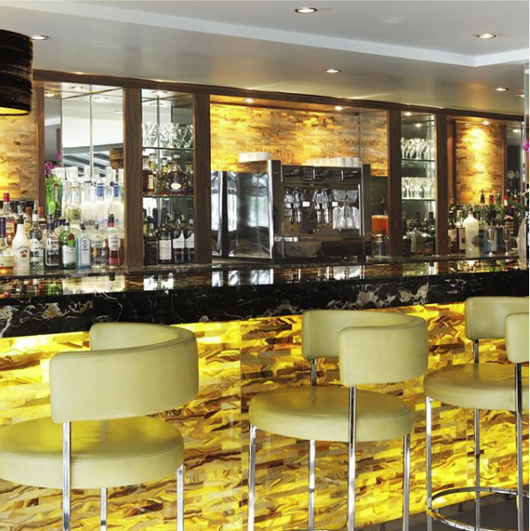 BristolDoyle's tweet photo. Our wonderful bar in the River Lounge https://t.co/uG3CnpyrjZ