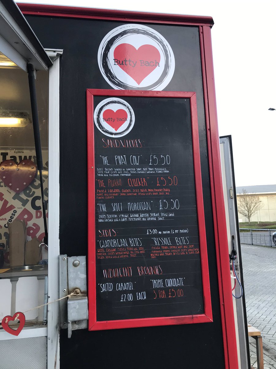 EllieGriffithx's tweet photo. We’re here at @AcademyPlatfor1 !! Who’s coming to see us??
@BachButty https://t.co/tAqBccqMdG