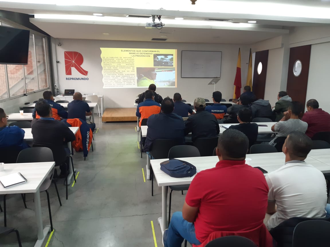 fedetranscarga's tweet photo. #AEstaHora iniciamos programa de formación, "Transporte de Mercancías Peligrosas", en empresa federada @LRepremundo @fedetranscarga en Alianza con @MISSIONZERO2. #formaciónespecializada https://t.co/1LeIc25gmq