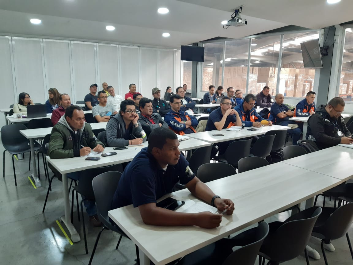 fedetranscarga's tweet photo. #AEstaHora iniciamos programa de formación, "Transporte de Mercancías Peligrosas", en empresa federada @LRepremundo @fedetranscarga en Alianza con @MISSIONZERO2. #formaciónespecializada https://t.co/1LeIc25gmq