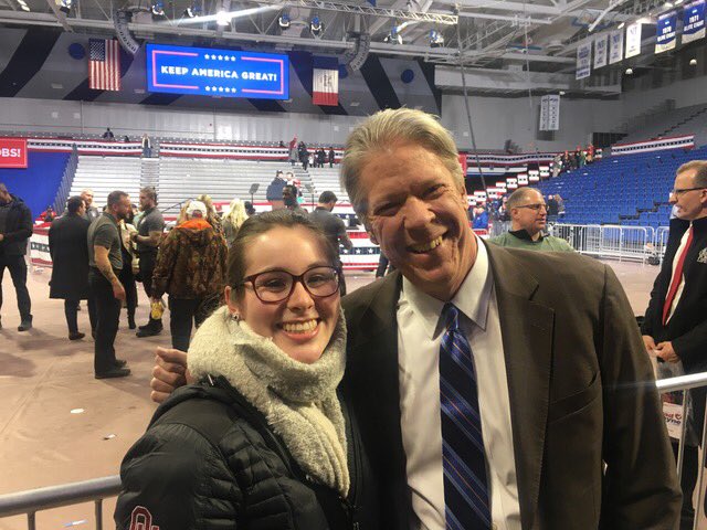 ⁦@sarahbethatOU⁩ takes full advantage of Gaylord News’ presence in Des Moines for #IowaCaucuses by reporting alongside ⁦<a href="/MajorCBS/">Major Garrett</a>⁩. Great opportunity! ⁦<a href="/GaylordCollege/">Gaylord College</a>⁩ ⁦<a href="/UofOklahoma/">University of Oklahoma</a>⁩