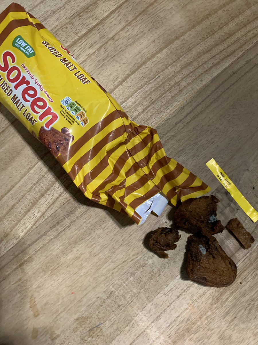 tomj199's tweet photo. @SoreenHQ @Tesco hi I purchased this loaf yesterday from my local Tesco only to find when I opened it to be mouldy part way through and wet,  please can you help? https://t.co/GrCTnoc1qP