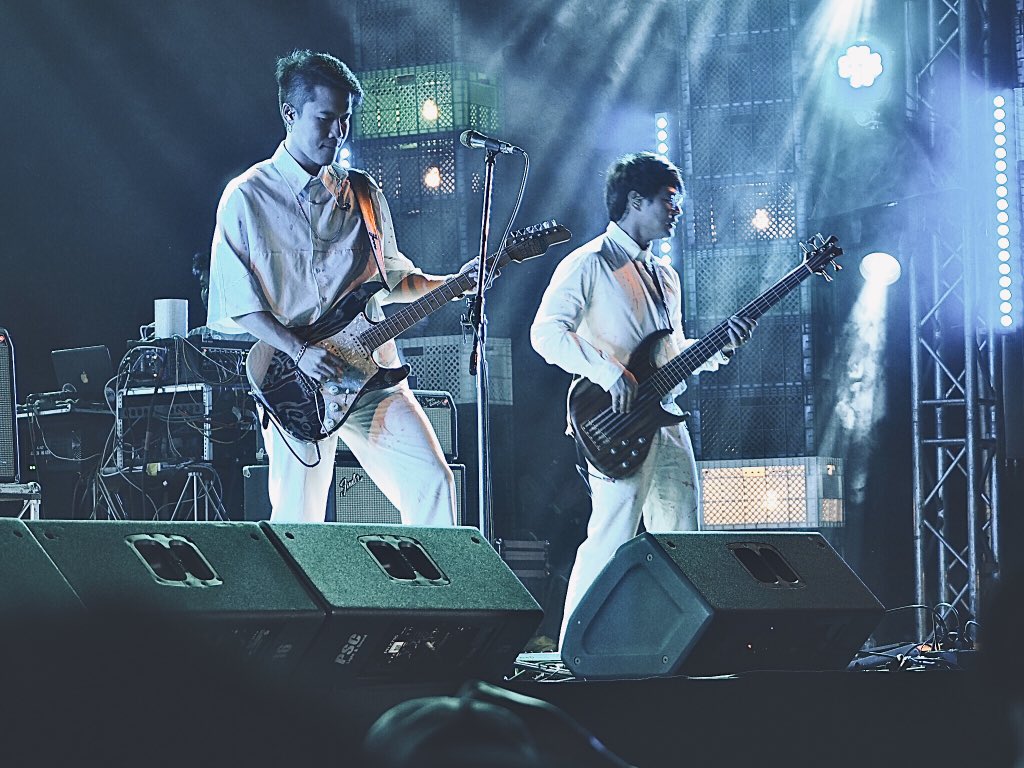 chananwo's tweet photo. ▫️ M I L D ▫️   @mildband #EFMChillonTheHill10 https://t.co/bycEPGLBaf