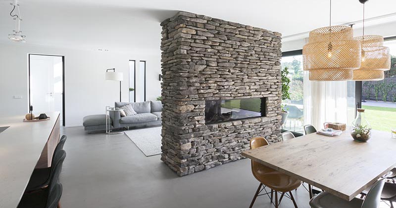408houses's tweet photo. Does your home need a partition? You might want to consider a stone one. #hometips #interiors  https://t.co/RU98fPENqs https://t.co/fYDKtkp42c