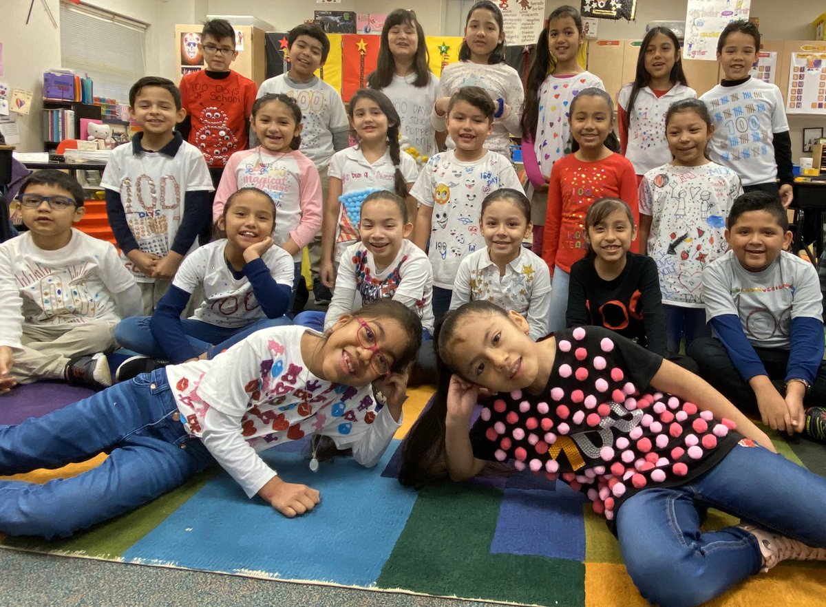 mrs_zubiate's tweet photo. 100th fashion! #100thDayOfSchool #centralisawesome #centralcfb https://t.co/hE402aBhmh