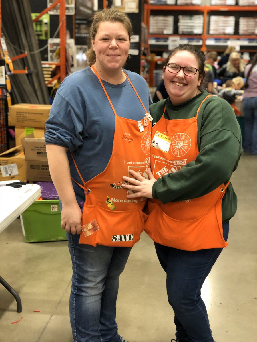 Seana_THD's tweet photo. My 1st Saturday in D187 is #kidsworkshop Saturday and Piqua knows how to party! Great job Maggie and Caleigh, and shout out to Girl Scout Troop 2065 from Troy Ohio!#thehomedepot #heartstrings #tinyhammersoffury #thosecookiestho #store3862 @PiquaPete @GardnerD187 @kelly_broyles https://t.co/dxvKJ768Ns