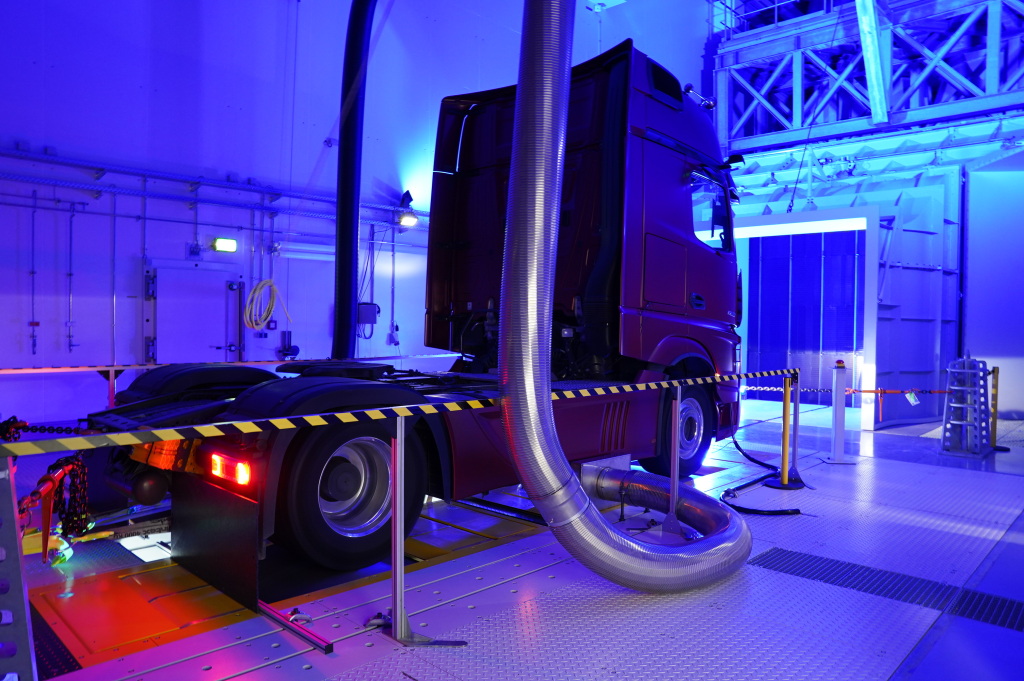 Daimler Ag Mercedes Benz Invests Around 70 Million Euro In The Development Of Present Day And Future Trucks In Worth Test Stand Facility For Testing Both Individual Systems And Complete Vehicles