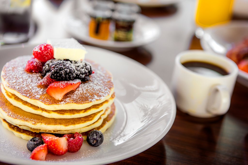 Anyone else feel like it's January 74th? Room service please 🙋 We need pancakes with a triple shot ☕️ See our restaurant P2B's full breakfast menu here >> buff.ly/36rEvyk