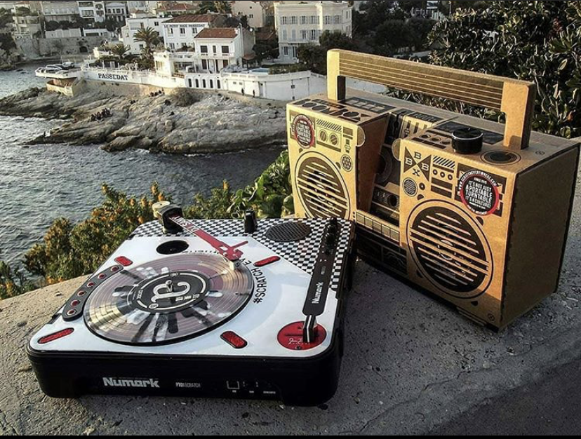 Numark's tweet photo. The #ScratchEveryWhere movement continues...
📸 by: @djsamyofficiel
#PT01Scratch #Portablism https://t.co/QjPewP2zkD