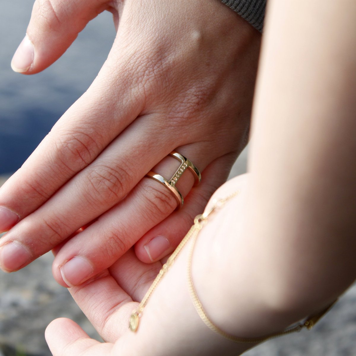 wearingsuccess's tweet image. A ring on a mission to keep you strong and ready for life’s everyday challenges. Wear it as you like. Modern and versatile for your every move. 
#beyourownsuccess #byos #jewelry #success #ring #motivation