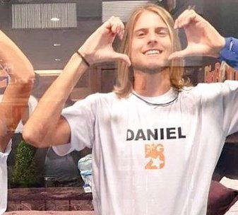 _daniellenhardt's tweet photo. Já tô pronto pra ajudar o Daniel e vocês? Não esqueçam que irei estar realizando vários mutiroes aqui a favor dele. 🏖️♥️  #BBB20 https://t.co/DqDP02FdLH
