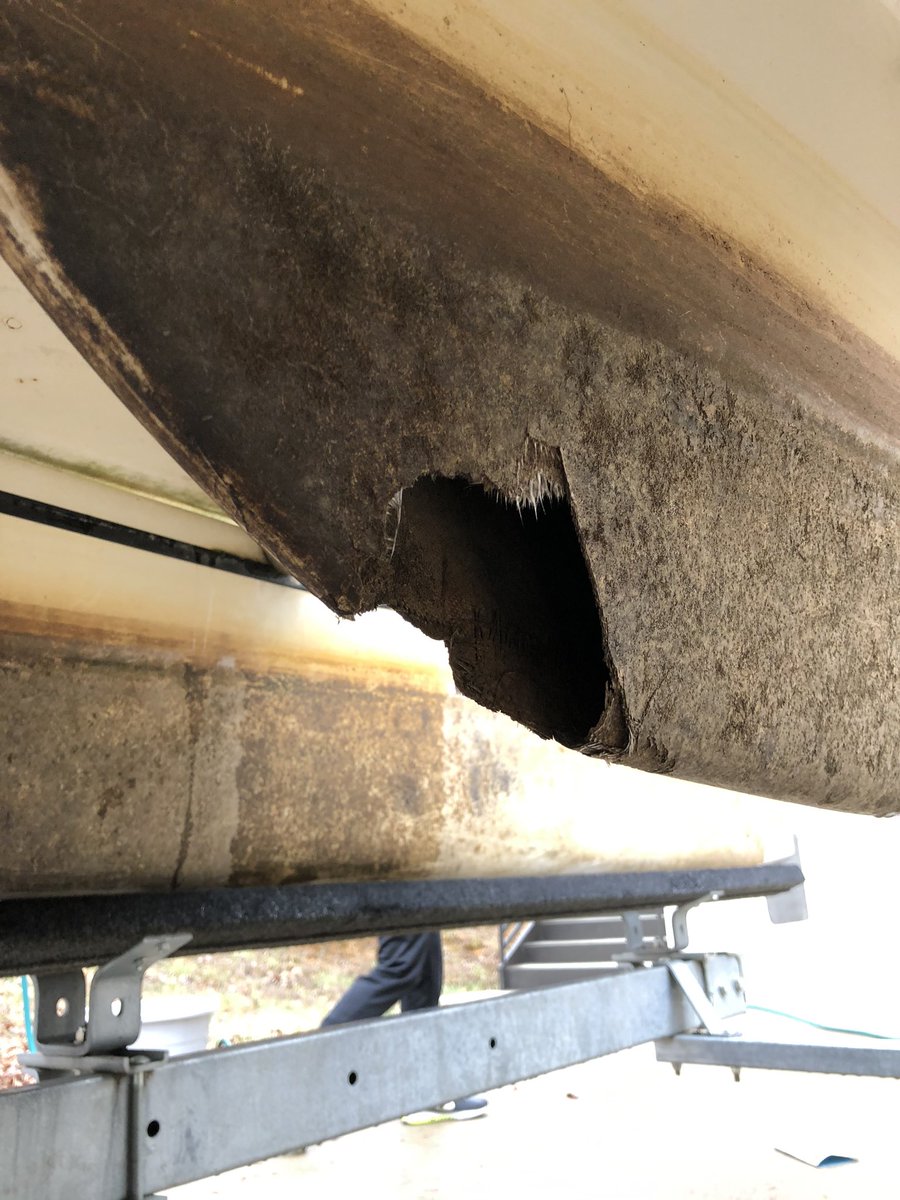 DukeMensClubRow's tweet photo. Hey @WinTech_Racing, any thoughts on how to find a pontoon leak? Also found a nice hole we need to fix. Appreciate any help! https://t.co/o2neTqqNE1