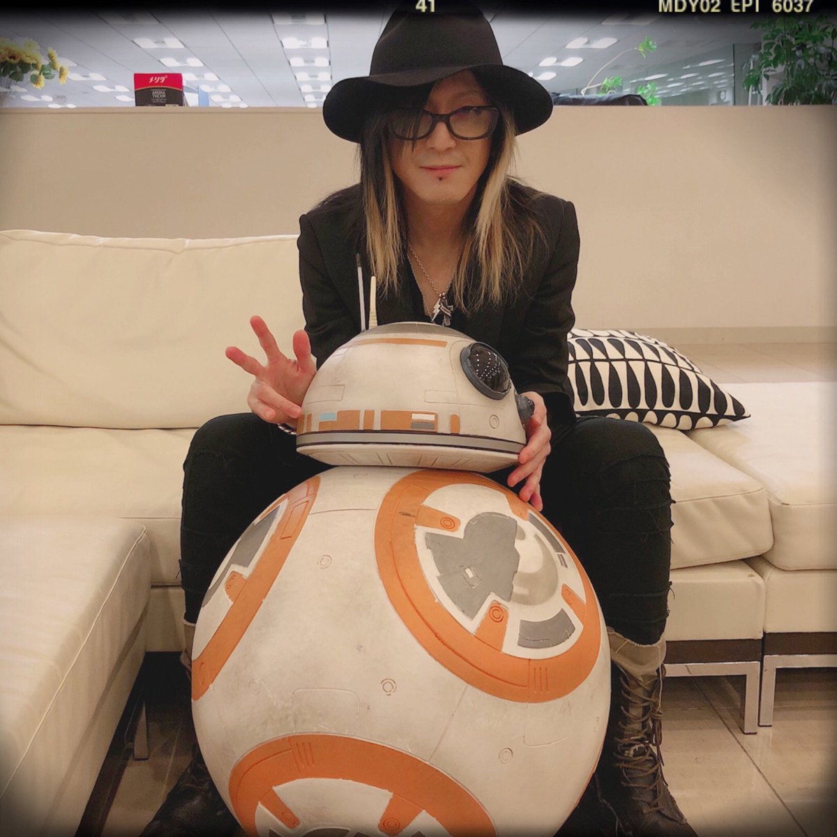 saya_1069's tweet photo. (今日は0時まで起きていようと思っていたのに寝落ちしておりました)
Happybirthday!!!
われらがギターヒーロー、
いつまでもお茶目で!麗しく!マイペースに見えるのに周りを楽しませるのに全力なHISASHIさんでいてください(*´˘`*)♥ #HISASHI #GLAY #STG48 https://t.co/64ttJNvTcM