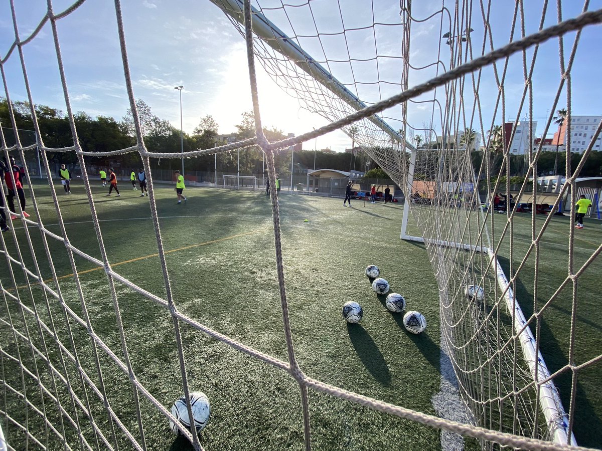 Fieldoo's tweet photo. Dream it. Wish it. Do it! 🦾⚽️

#thebeautifulgame #training #FieldooTeam #football https://t.co/w4ojwqrql8