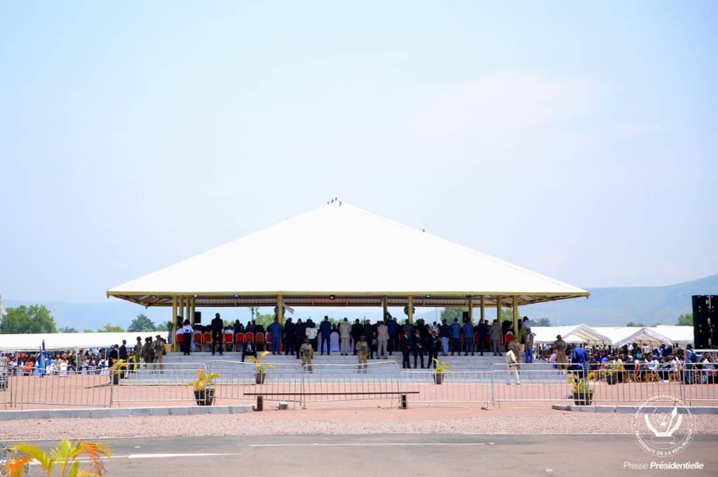 VFatshi's tweet photo. #RDC 01.02.20 | #Kinshasa #Nsele #Mausolée Le Chef de l’Etat prend part à la messe d’action de grâce qui commémore les 3 ans de la disparition  de S.E. Dr Etienne Tshisekedi Wa Mulumba. https://t.co/fKqMt9m53L https://t.co/8KuIHIvvZZ