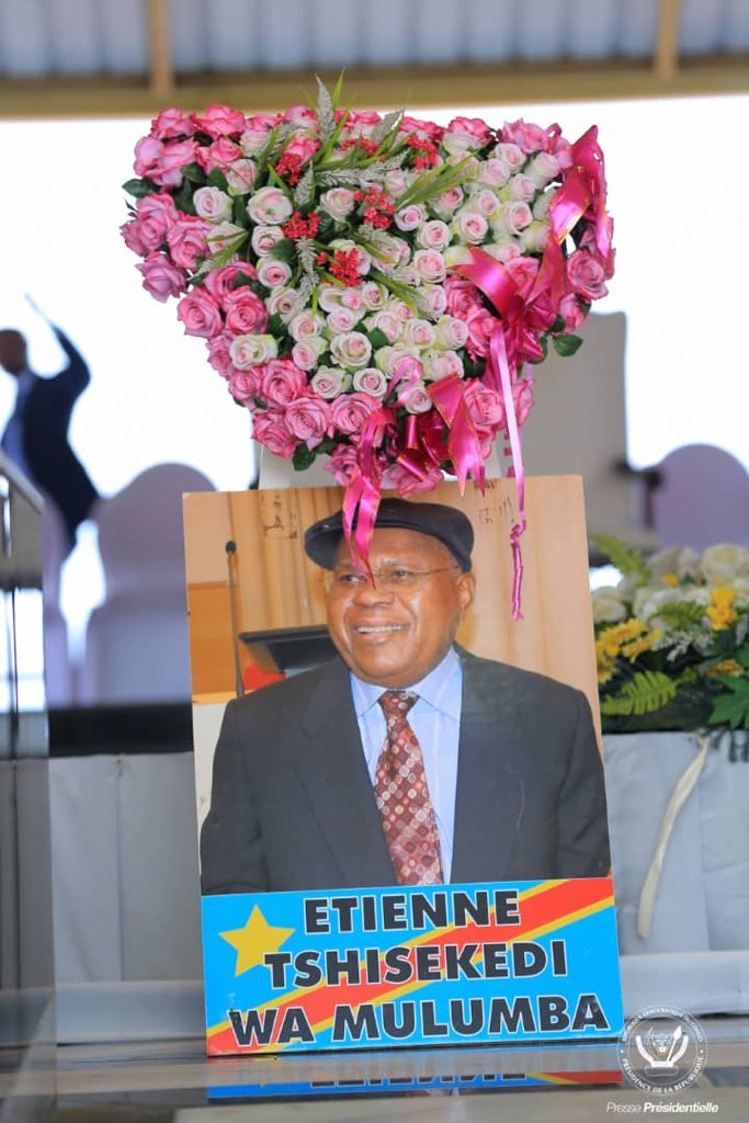VFatshi's tweet photo. #RDC 01.02.20 | #Kinshasa #Nsele #Mausolée Le Chef de l’Etat prend part à la messe d’action de grâce qui commémore les 3 ans de la disparition  de S.E. Dr Etienne Tshisekedi Wa Mulumba. https://t.co/fKqMt9m53L https://t.co/8KuIHIvvZZ