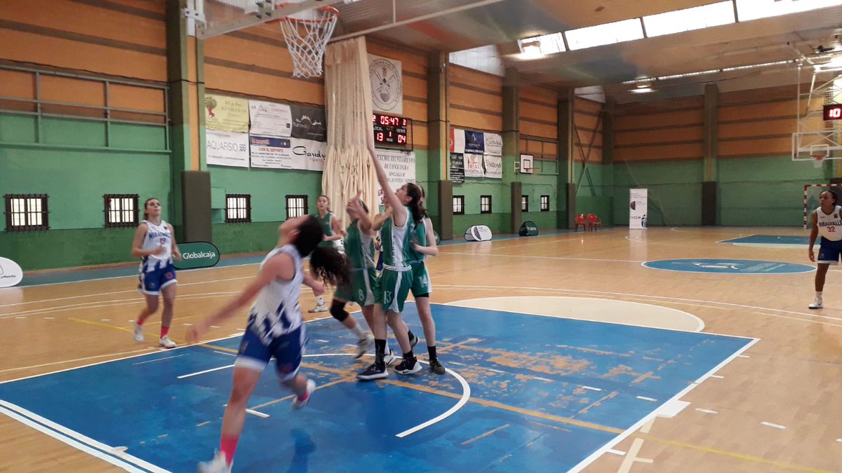 fbclm's tweet photo. 🏆Copa primera nacional femenina @fbclm @FExB.

Final del tercer cuarto. 

@CPMiralvalle 77 - @CEIToledo 48

#copafem https://t.co/MbMrMck9q3