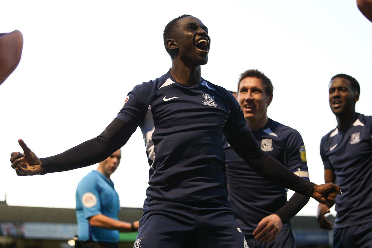 SUFCRootsHall's tweet photo. Question: When did you last score a header?
Elvis: βNever!β
Timing, @ElvisBwomono π
#SOUvLIN https://t.co/4OQ7KBcTAT