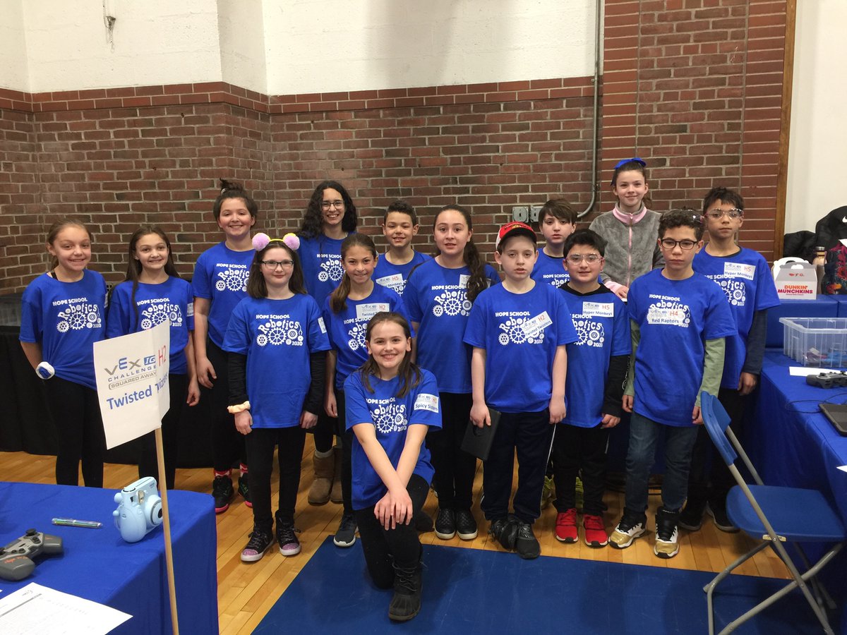 StephanieMik's tweet photo. Halfway done with our #ScituateVEXIQ tournament! So proud of our #HopeSchoolRI robotics club and all the Scituate teams! https://t.co/HUNAmi825h