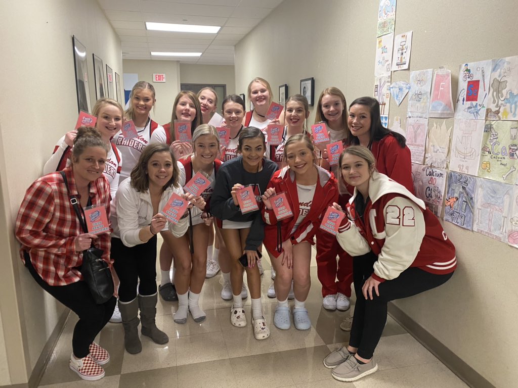 Red_RaiderCheer's tweet photo. It’s Good to be a London Red Raider!! States here we come!!! #statebound  @LCSRedRaiders @Mrs_Shaw1 @LHSmbrowning @drloukramer https://t.co/huyK68WVFC