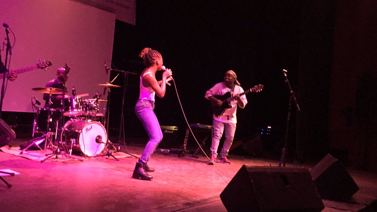 C’était SHOW à la l’institut français de lubumbashi DRC #Hallle de l’étoile <a href="/CTropicalesRFI/">Couleurs Tropicales</a> <a href="/LUrbainesOff/">Légendes Urbaines - RFI / France 24</a>