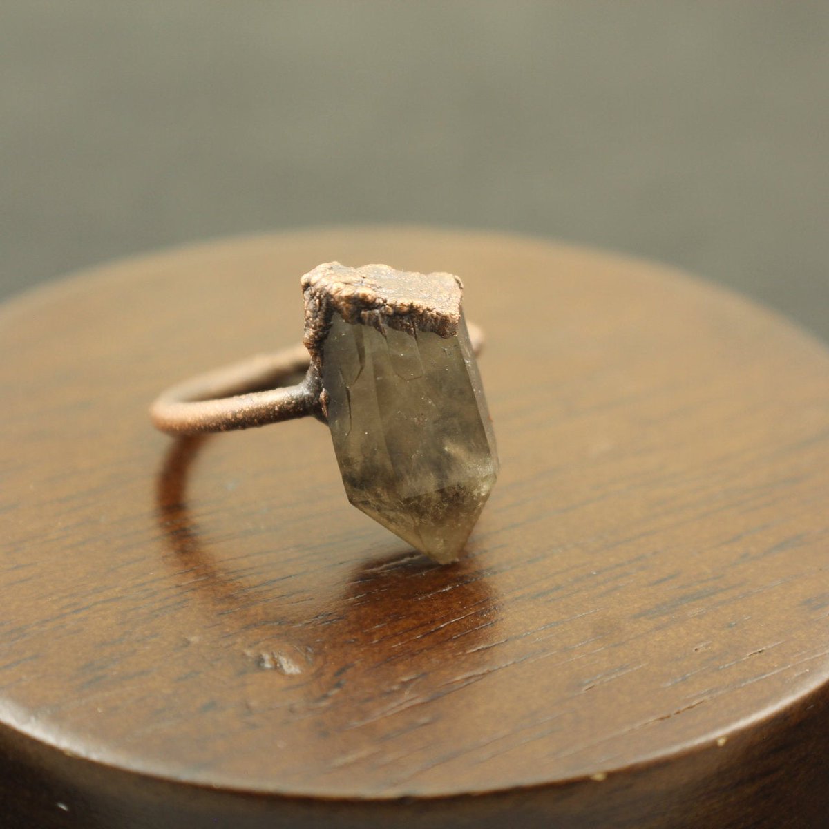 AlchemyCopper's tweet image. Colorado Smoky Quartz and Copper Ring - Raw Natural Smoky Quartz Crystal - Electroform Setting - Custom Design - Size 13.5 - QR2004 etsy.me/37Qe6fd #handmade #copper #electroformed #jewelry #smokyquartz #crystals #sustainable #ethicallysourced